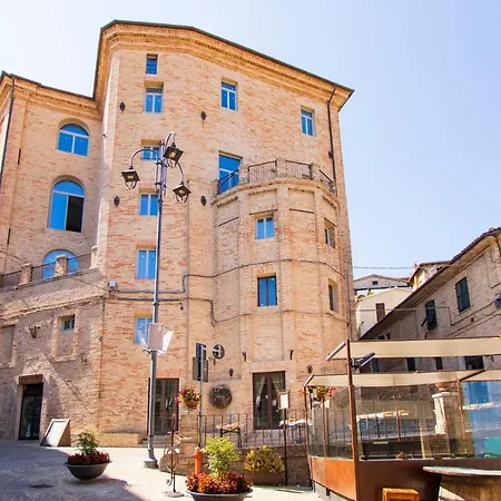 מלון Ma קורינלדו